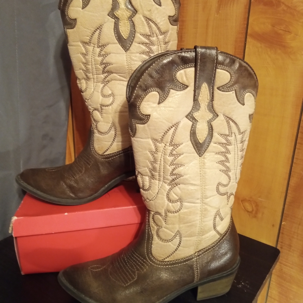 Coconuts by Matisse tan western size 6 boots